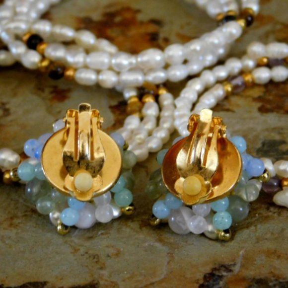 Vintage Stretch Freshwater Pearl Bracelets, Set of 3,and 1 Pair Clip On Earrings - Picture 2 of 2